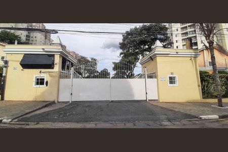 Casa de condomínio à venda com 180m², 4 quartos e 2 vagasFachada e portaria