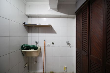Casa à venda com 117m², 6 quartos e 1 vagaÁrea de Serviço