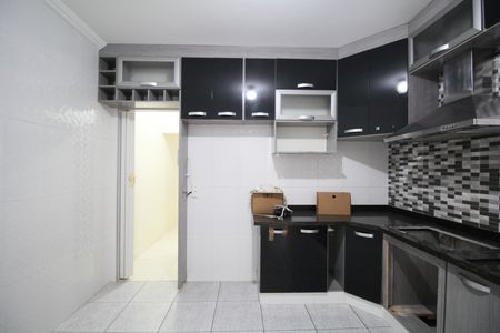 Casa à venda com 117m², 6 quartos e 1 vagaCozinha 2