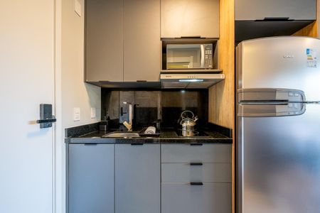 Cozinha de kitnet/studio para alugar com 1 quarto, 26m² em Boa Vista, Porto Alegre