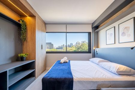 Quarto de kitnet/studio para alugar com 1 quarto, 26m² em Boa Vista, Porto Alegre