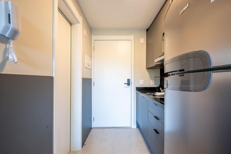 Cozinha de kitnet/studio para alugar com 1 quarto, 26m² em Boa Vista, Porto Alegre