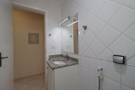 Apartamento para alugar com 65m², 2 quartos e 2 vagasBanheiro