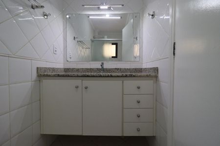 Apartamento para alugar com 65m², 2 quartos e 2 vagasBanheiro da Suíte