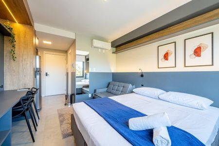 Quarto de kitnet/studio para alugar com 1 quarto, 26m² em Boa Vista, Porto Alegre