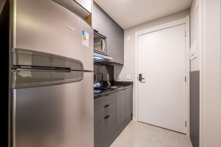 Cozinha de kitnet/studio para alugar com 1 quarto, 26m² em Boa Vista, Porto Alegre