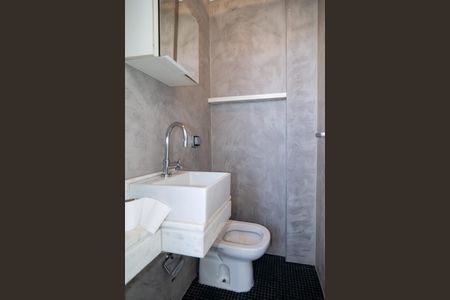 Apartamento para alugar com 90m², 2 quartos e 1 vaga Apartamento para alugar com 90m², 2 quartos e 1 vagaBanheiro de Serviço