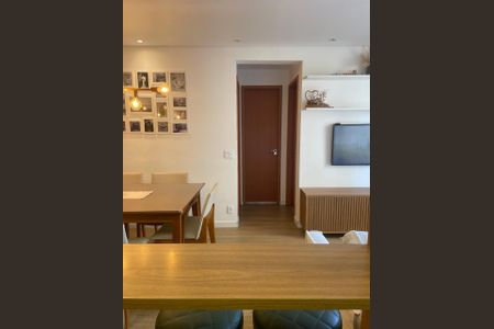Apartamento à venda com 46m², 2 quartos e 1 vaga Apartamento à venda com 46m², 2 quartos e 1 vagaSala de Jantar