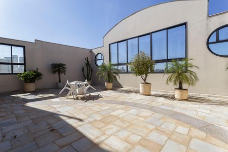 Apartamento para alugar com 33m², 1 quarto e 1 vaga Apartamento para alugar com 33m², 1 quarto e 1 vagaÁrea comum - Piscina