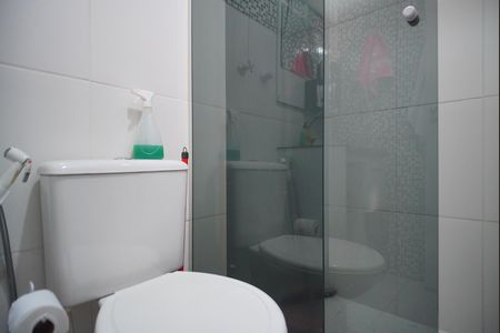 Banheiro da Suíte de apartamento à venda com 2 quartos, 69m² em São Sebastião, Porto Alegre