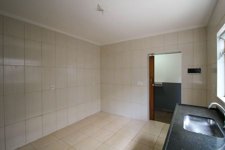Casa para alugar com 120m², 2 quartos e sem vagaCozinha