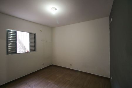 Quarto 1 de casa para alugar com 2 quartos, 120m² em Jardim Santa Adelia, São Paulo