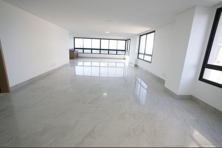 Apartamento para alugar com 4 quartos, 235m² em Jardim Goiás, Goiânia