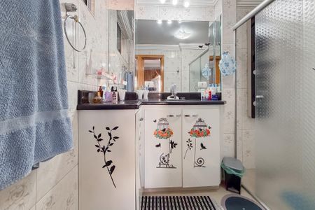 Apartamento à venda com 138m², 3 quartos e 1 vaga Apartamento à venda com 138m², 3 quartos e 1 vagaBanheiro da Suíte