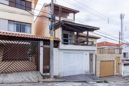 Casa para alugar com 240m², 4 quartos e 2 vagas Casa para alugar com 240m², 4 quartos e 2 vagasFachada