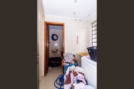 Casa para alugar com 240m², 4 quartos e 2 vagas Casa para alugar com 240m², 4 quartos e 2 vagasLavanderia