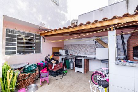 Casa para alugar com 240m², 4 quartos e 2 vagas Casa para alugar com 240m², 4 quartos e 2 vagasQuintal dos Fundos
