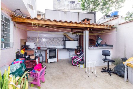 Casa para alugar com 240m², 4 quartos e 2 vagas Casa para alugar com 240m², 4 quartos e 2 vagasQuintal dos Fundos