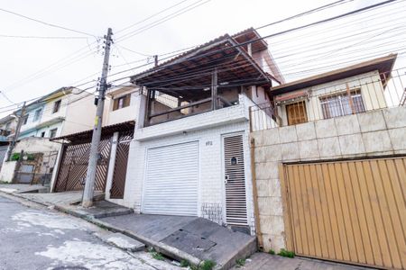 Casa para alugar com 240m², 4 quartos e 2 vagas Casa para alugar com 240m², 4 quartos e 2 vagasFachada