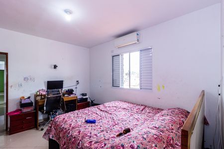 Casa para alugar com 240m², 4 quartos e 2 vagas Casa para alugar com 240m², 4 quartos e 2 vagasQuarto 2