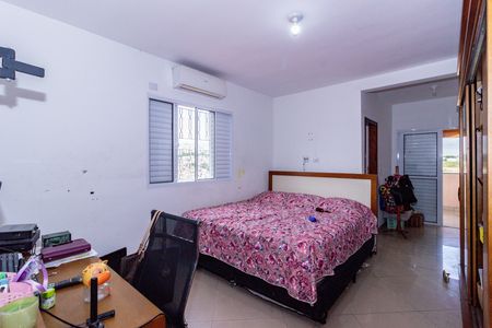 Casa para alugar com 240m², 4 quartos e 2 vagas Casa para alugar com 240m², 4 quartos e 2 vagasQuarto 2