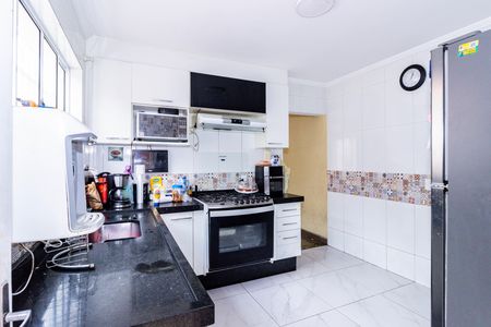 Casa para alugar com 240m², 4 quartos e 2 vagas Casa para alugar com 240m², 4 quartos e 2 vagasCozinha
