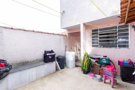 Casa para alugar com 240m², 4 quartos e 2 vagas Casa para alugar com 240m², 4 quartos e 2 vagasQuintal dos Fundos