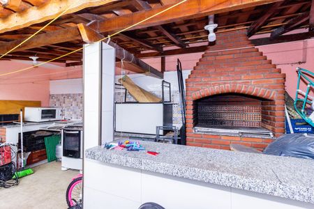 Casa para alugar com 240m², 4 quartos e 2 vagas Casa para alugar com 240m², 4 quartos e 2 vagasChurraqueira