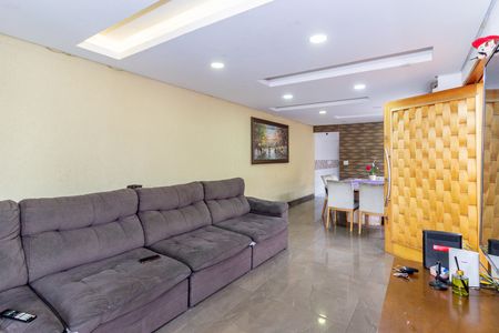 Casa para alugar com 240m², 4 quartos e 2 vagas Casa para alugar com 240m², 4 quartos e 2 vagasSala