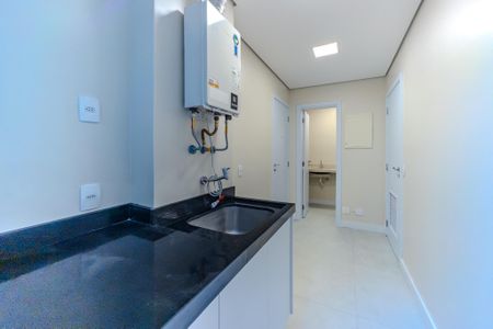 Apartamento à venda com 223m², 3 quartos e 3 vagas Apartamento à venda com 223m², 3 quartos e 3 vagasÁrea de Serviço