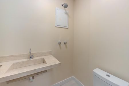 Apartamento à venda com 223m², 3 quartos e 3 vagas Apartamento à venda com 223m², 3 quartos e 3 vagasBanheiro