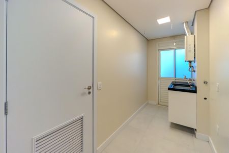 Apartamento à venda com 223m², 3 quartos e 3 vagas Apartamento à venda com 223m², 3 quartos e 3 vagasÁrea de Serviço