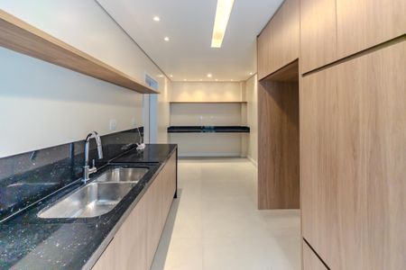 Apartamento à venda com 223m², 3 quartos e 3 vagas Apartamento à venda com 223m², 3 quartos e 3 vagasCozinha