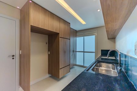 Apartamento à venda com 223m², 3 quartos e 3 vagas Apartamento à venda com 223m², 3 quartos e 3 vagasCozinha