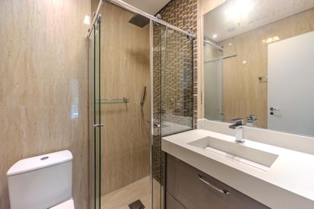Apartamento à venda com 223m², 3 quartos e 3 vagas Apartamento à venda com 223m², 3 quartos e 3 vagasBanheiro