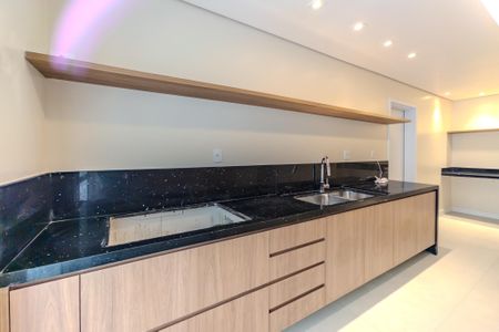 Apartamento à venda com 223m², 3 quartos e 3 vagas Apartamento à venda com 223m², 3 quartos e 3 vagasCozinha