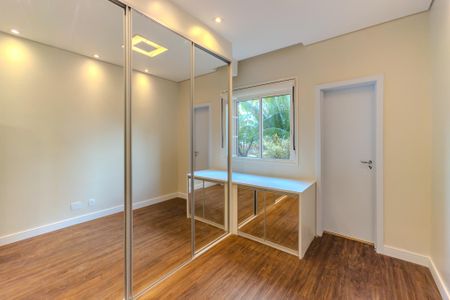 Apartamento à venda com 223m², 3 quartos e 3 vagas Apartamento à venda com 223m², 3 quartos e 3 vagasQuarto