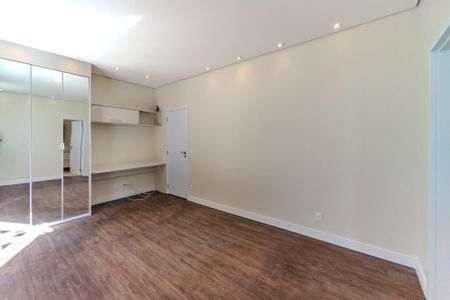 Apartamento à venda com 223m², 3 quartos e 3 vagas Apartamento à venda com 223m², 3 quartos e 3 vagasQuarto