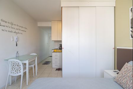 Studio à venda com 30m², 1 quarto e 1 vaga Studio à venda com 30m², 1 quarto e 1 vagaQuarto