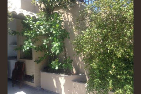 Apartamento para alugar com 220m², 3 quartos e 1 vaga