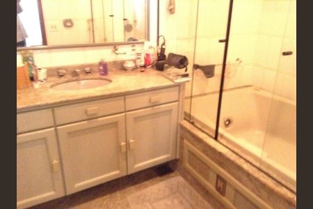 Apartamento para alugar com 220m², 3 quartos e 1 vaga