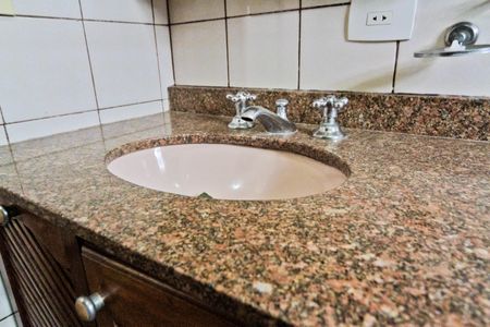 Casa à venda com 125m², 3 quartos e 3 vagasBanheiro