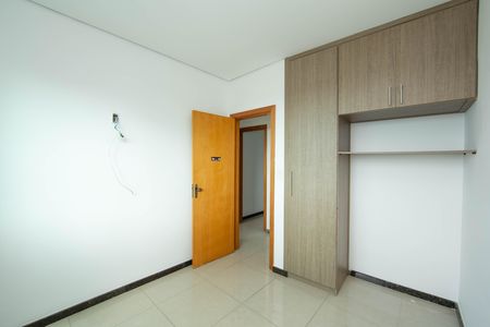 Apartamento à venda com 80m², 3 quartos e 2 vagasQUARTO2