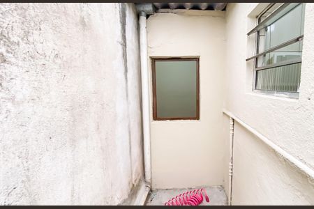 Casa para alugar com 55m², 2 quartos e sem vagaCorredor externo