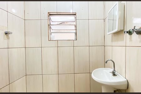 Casa para alugar com 55m², 2 quartos e sem vagaBanheiro 