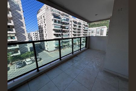 Apartamento para alugar com 83m², 3 quartos e 1 vaga Apartamento para alugar com 83m², 3 quartos e 1 vagaVaranda