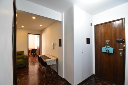 Sala de apartamento para alugar com 1 quarto, 46m² em Centro, Curitiba
