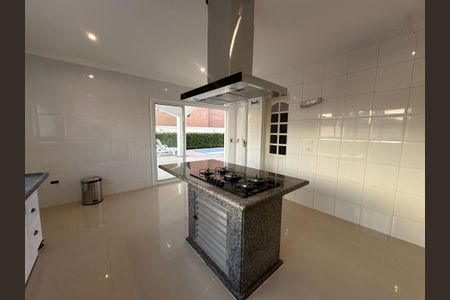 Casa de condomínio para alugar com 450m², 4 quartos e 4 vagasCozinha