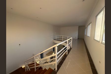 Casa de condomínio para alugar com 450m², 4 quartos e 4 vagasHall social
