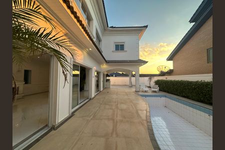 Casa de condomínio para alugar com 450m², 4 quartos e 4 vagasPiscina